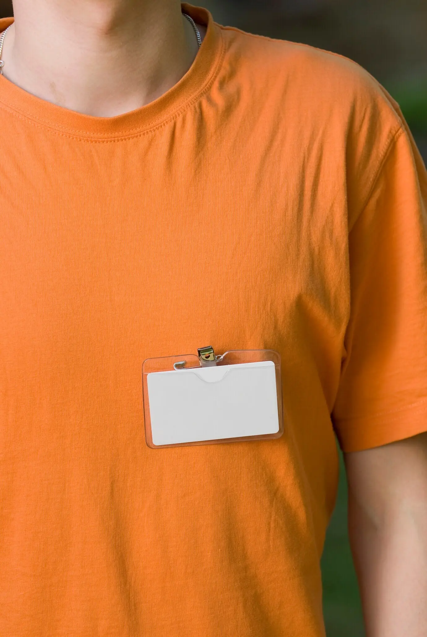 Пожалуйста, предоставьте исходный текст описания «Blank badge», который нужно перефразировать на русском.